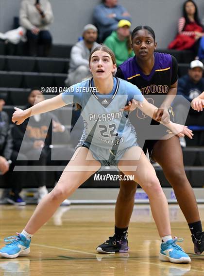 Thumbnail 3 in Pleasant Valley vs. Lynwood (St. Mary's Stockton MLK Showcase) photogallery.
