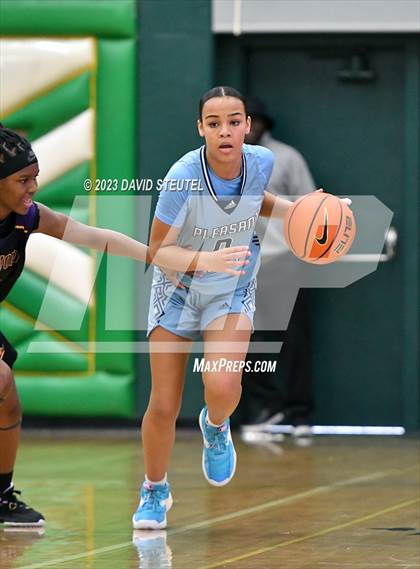 Thumbnail 1 in Pleasant Valley vs. Lynwood (St. Mary's Stockton MLK Showcase) photogallery.
