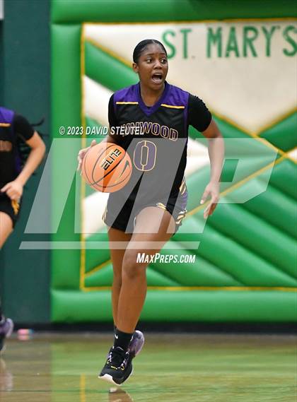 Thumbnail 1 in Pleasant Valley vs. Lynwood (St. Mary's Stockton MLK Showcase) photogallery.