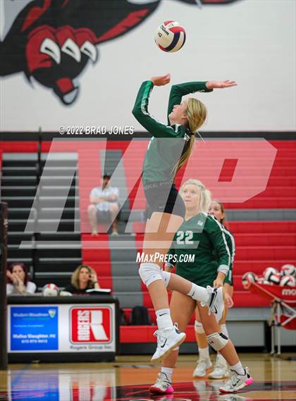 Thumbnail 2 in Green Hill @ Stewarts Creek photogallery.