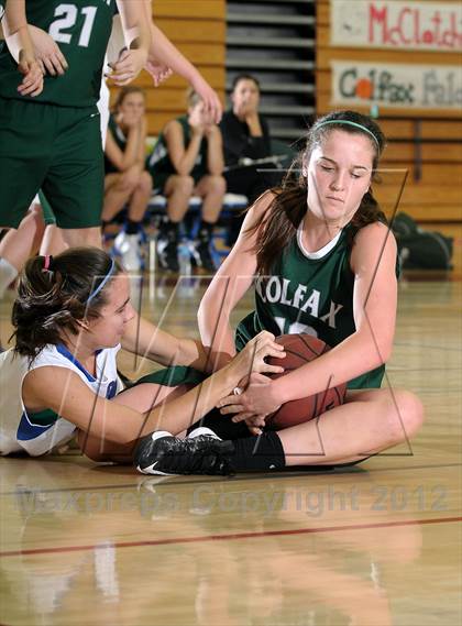 Thumbnail 2 in Colfax vs. Folsom (Lady Bulldog Winter Classic) photogallery.