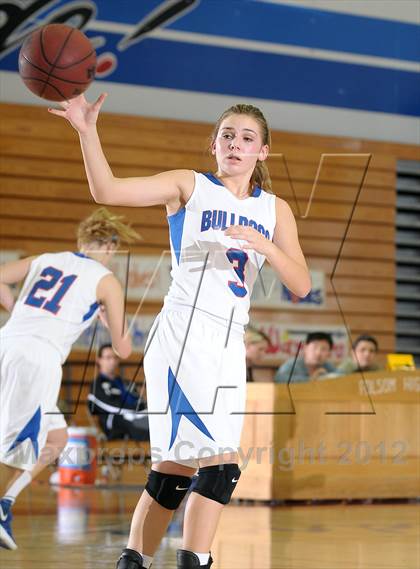 Thumbnail 2 in Colfax vs. Folsom (Lady Bulldog Winter Classic) photogallery.