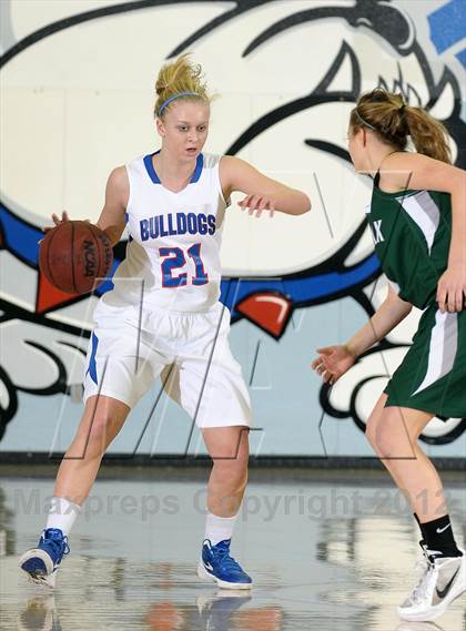 Thumbnail 2 in Colfax vs. Folsom (Lady Bulldog Winter Classic) photogallery.