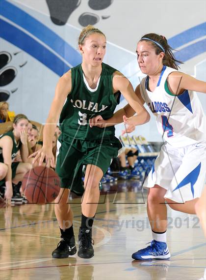 Thumbnail 2 in Colfax vs. Folsom (Lady Bulldog Winter Classic) photogallery.