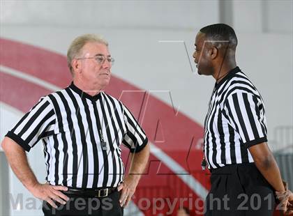 Thumbnail 2 in Colfax vs. Folsom (Lady Bulldog Winter Classic) photogallery.