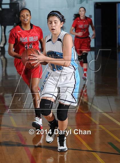 Thumbnail 3 in Azusa vs. Oak Hills (Arroyo Tournament) photogallery.