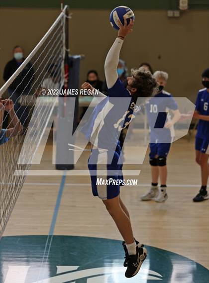 Thumbnail 3 in Serra vs Hillsdale (Sacred Heart Cathedral Prep JV Tournament) photogallery.