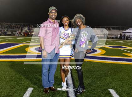 Thumbnail 1 in DeSoto Central (Senior Night) photogallery.