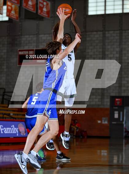 Thumbnail 2 in Orangewood Academy vs. Santa Margarita (Mater Dei Extravaganza) photogallery.