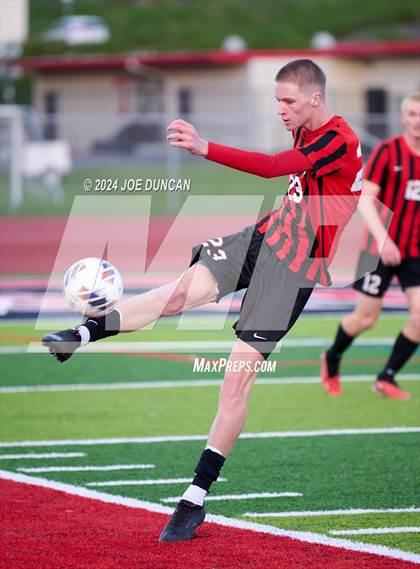 Thumbnail 2 in San Clemente vs Mater Dei (CIF SS Open Div Quarter Final) photogallery.