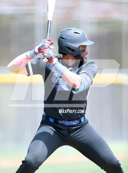 Thumbnail 3 in Richmond vs. Caldwell Academy photogallery.