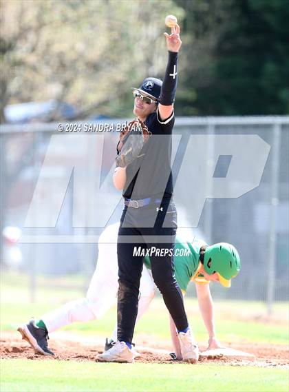 Thumbnail 3 in Richmond vs. Caldwell Academy photogallery.