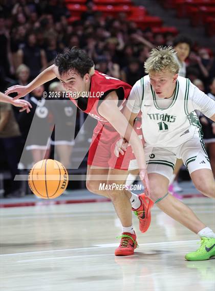 Thumbnail 3 in Bountiful vs. Olympus (UHSAA 5A Final) photogallery.