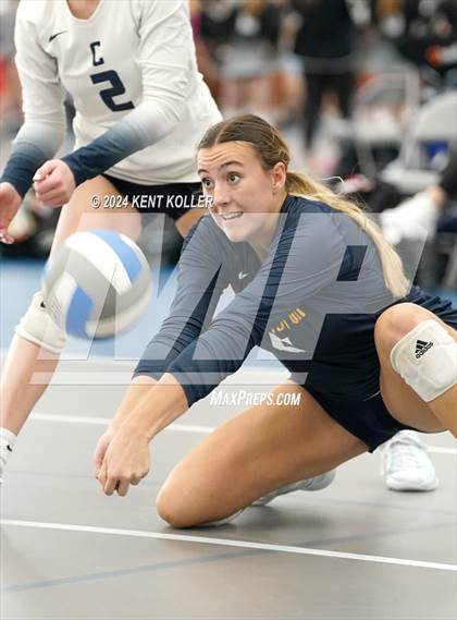 Thumbnail 1 in Lake Fenton vs. Clarkston (Motor City Power Series) photogallery.