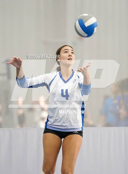 Thumbnail 2 in Lake Fenton vs. Clarkston (Motor City Power Series) photogallery.