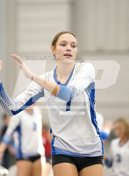 Thumbnail 1 in Lake Fenton vs. Clarkston (Motor City Power Series) photogallery.