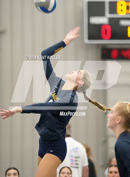 Thumbnail 2 in Lake Fenton vs. Clarkston (Motor City Power Series) photogallery.