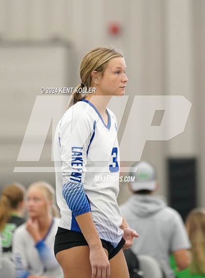 Thumbnail 1 in Lake Fenton vs. Clarkston (Motor City Power Series) photogallery.
