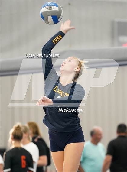 Thumbnail 1 in Lake Fenton vs. Clarkston (Motor City Power Series) photogallery.