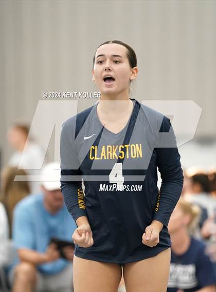 Thumbnail 3 in Lake Fenton vs. Clarkston (Motor City Power Series) photogallery.
