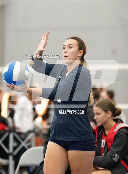 Thumbnail 1 in Lake Fenton vs. Clarkston (Motor City Power Series) photogallery.