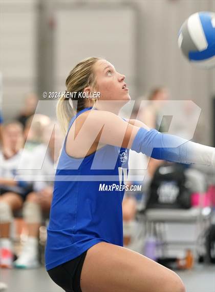 Thumbnail 2 in Lake Fenton vs. Clarkston (Motor City Power Series) photogallery.