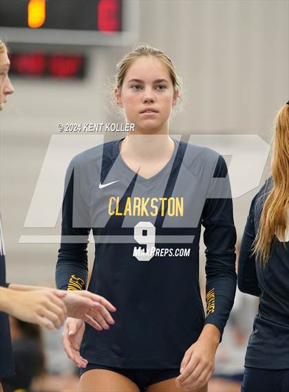 Thumbnail 1 in Lake Fenton vs. Clarkston (Motor City Power Series) photogallery.