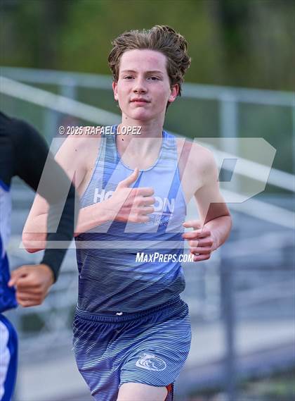 Thumbnail 3 in Rosehill Eagle Relays (1600M) photogallery.