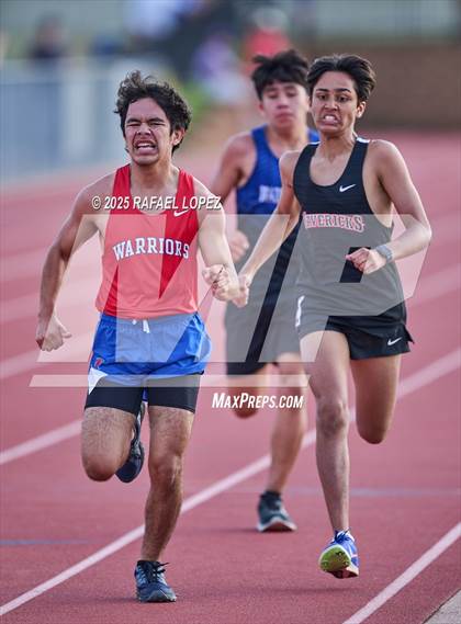 Thumbnail 2 in Rosehill Eagle Relays (1600M) photogallery.
