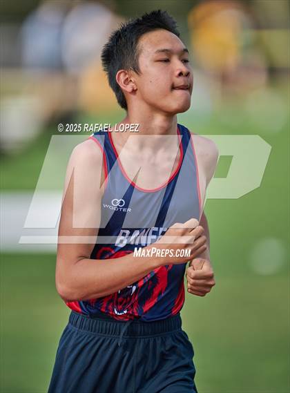 Thumbnail 3 in Rosehill Eagle Relays (1600M) photogallery.