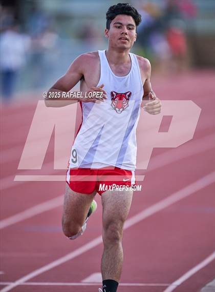 Thumbnail 1 in Rosehill Eagle Relays (1600M) photogallery.