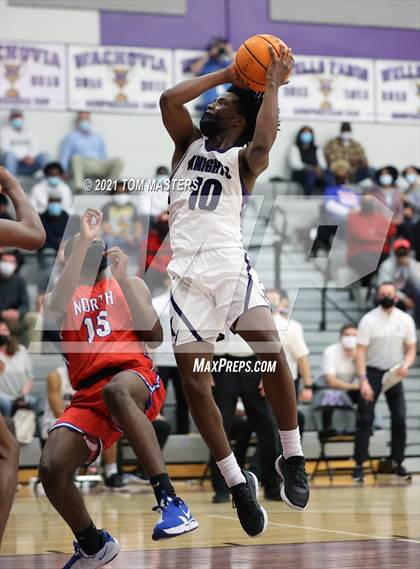 Thumbnail 3 in North Mecklenburg @ Ardrey Kell (NCHSAA 4A West Regional Championship) photogallery.