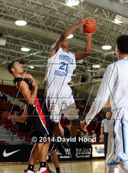 Thumbnail 3 in Harvard-Westlake vs. Foothill (MaxPreps Holiday Classic) photogallery.