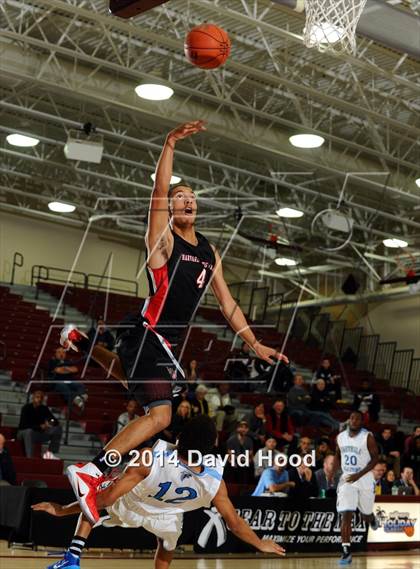 Thumbnail 2 in Harvard-Westlake vs. Foothill (MaxPreps Holiday Classic) photogallery.