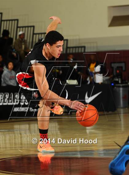 Thumbnail 2 in Harvard-Westlake vs. Foothill (MaxPreps Holiday Classic) photogallery.