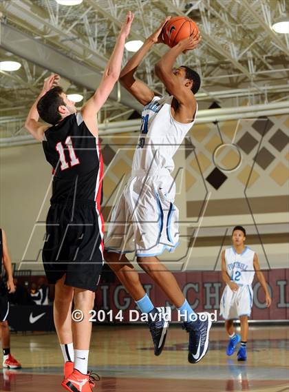 Thumbnail 3 in Harvard-Westlake vs. Foothill (MaxPreps Holiday Classic) photogallery.