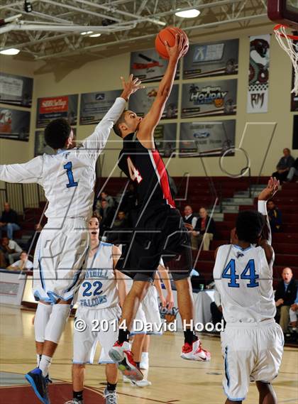 Thumbnail 2 in Harvard-Westlake vs. Foothill (MaxPreps Holiday Classic) photogallery.