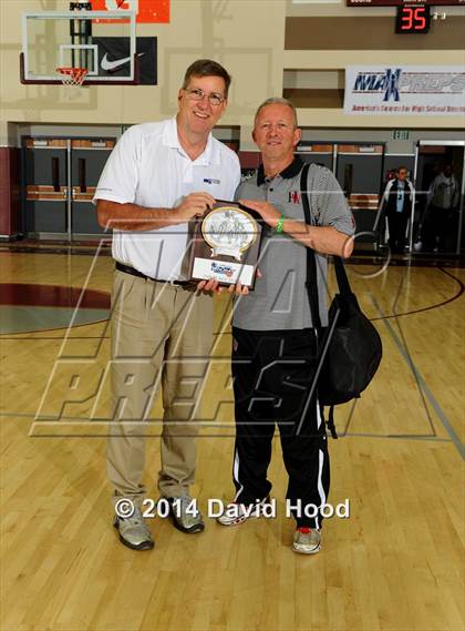 Thumbnail 1 in Harvard-Westlake vs. Foothill (MaxPreps Holiday Classic) photogallery.