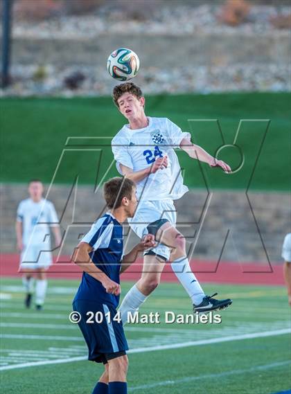 Thumbnail 2 in Legend vs. Columbine (CHSAA 5A 1st Round) photogallery.