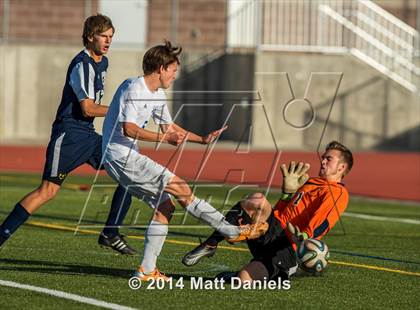 Thumbnail 2 in Legend vs. Columbine (CHSAA 5A 1st Round) photogallery.