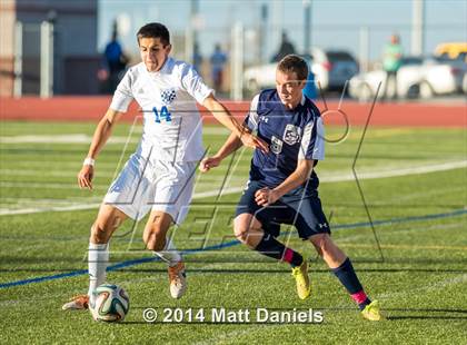 Thumbnail 2 in Legend vs. Columbine (CHSAA 5A 1st Round) photogallery.