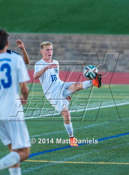 Thumbnail 2 in Legend vs. Columbine (CHSAA 5A 1st Round) photogallery.