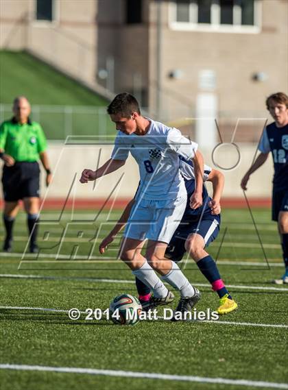 Thumbnail 3 in Legend vs. Columbine (CHSAA 5A 1st Round) photogallery.