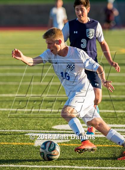 Thumbnail 2 in Legend vs. Columbine (CHSAA 5A 1st Round) photogallery.