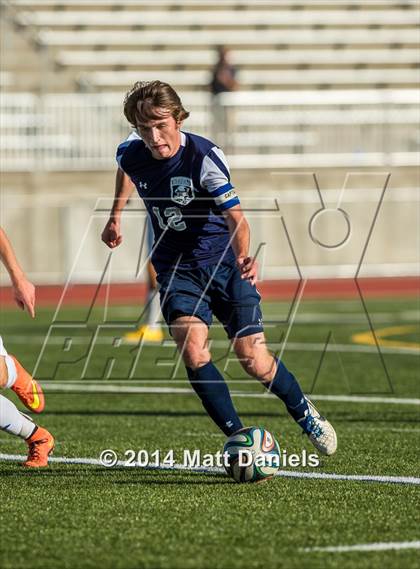 Thumbnail 2 in Legend vs. Columbine (CHSAA 5A 1st Round) photogallery.