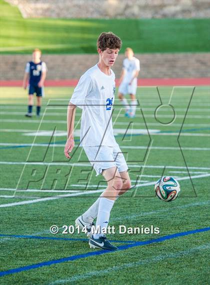 Thumbnail 1 in Legend vs. Columbine (CHSAA 5A 1st Round) photogallery.