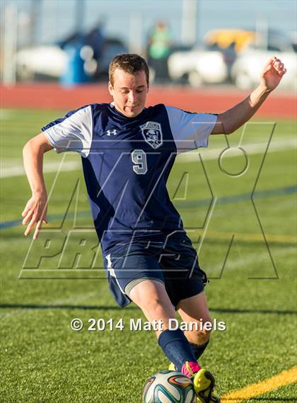 Thumbnail 3 in Legend vs. Columbine (CHSAA 5A 1st Round) photogallery.