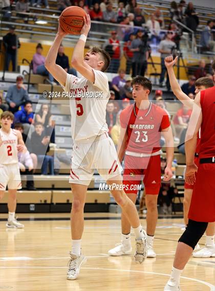 Thumbnail 3 in Punxsutawney vs Bradford (District 9 4A Final) photogallery.