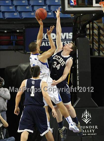 Thumbnail 2 in Capital Christian vs. Central Catholic (CIF SJS D5 Final) photogallery.