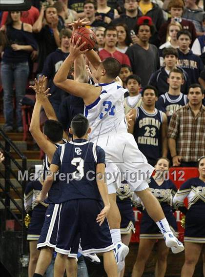 Thumbnail 1 in Capital Christian vs. Central Catholic (CIF SJS D5 Final) photogallery.